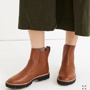 The Citywalk Lugsole Chelsea Boot in Leather